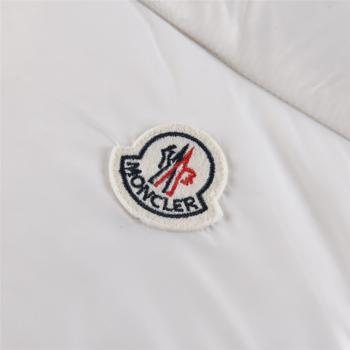 Moncler Tricolour Sleeve-Stripe Hooded Puffer Jacket – White